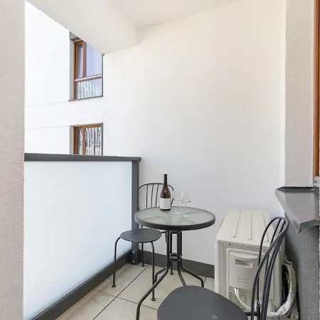 Karolkowa 28 Ii - Premium With Balcony By Renters